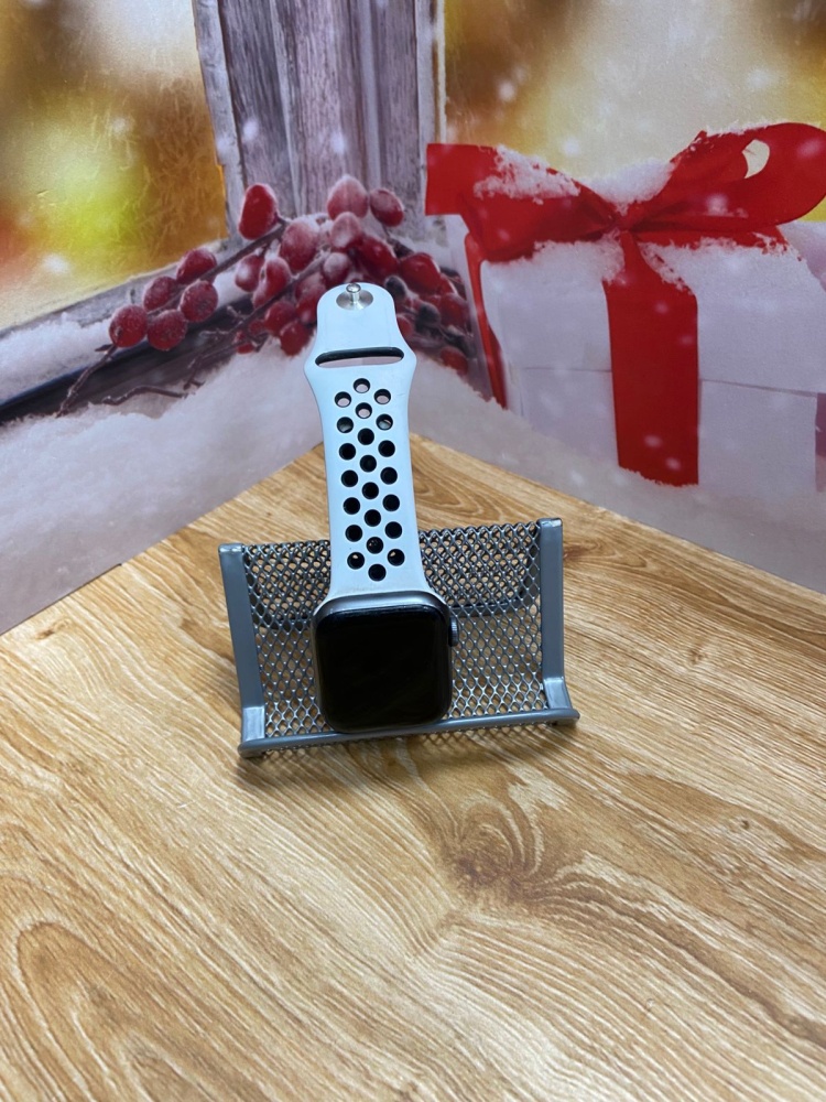 Часы Apple Series 4