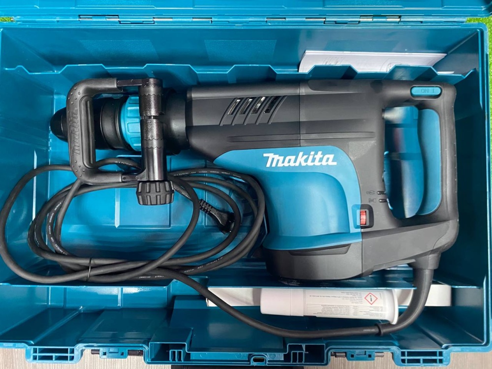 Отбойный молоток Makita HM1203C