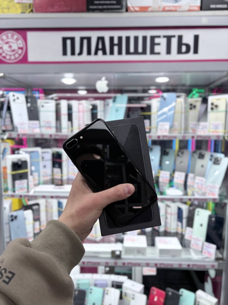 Смартфон iPhone 8+ 64 Gb