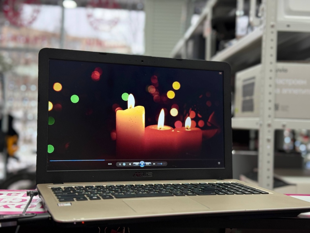 Ноутбук ASUS ,500гб\ AMD E2-6100\4gb