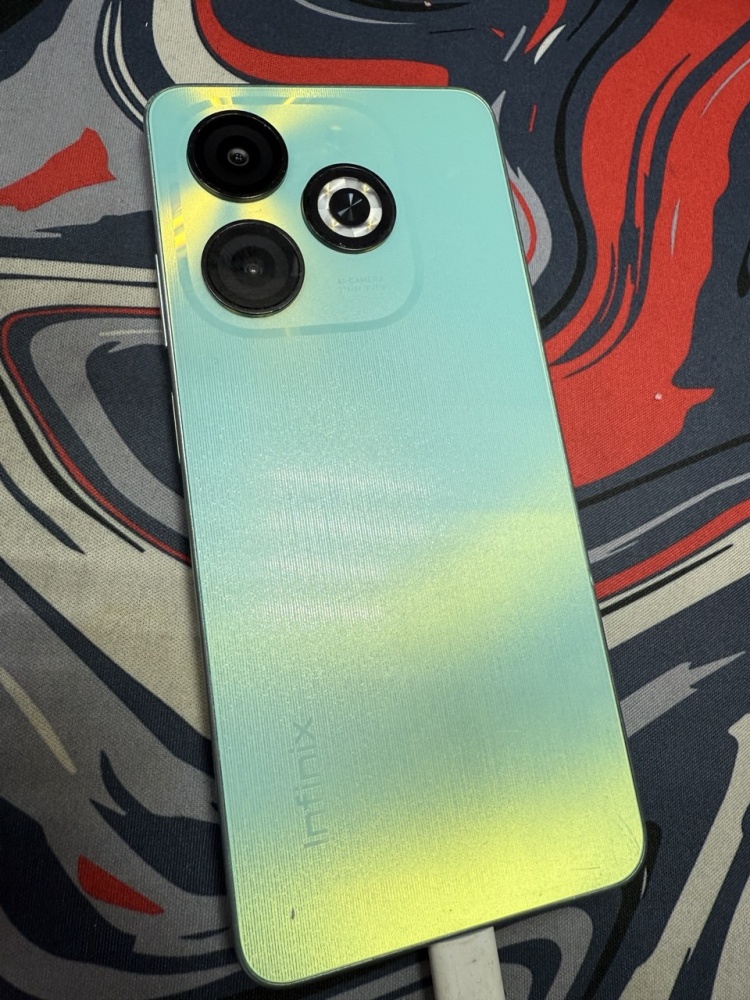 Мобильный телефон Infinix SMART 8 4/64ГБ