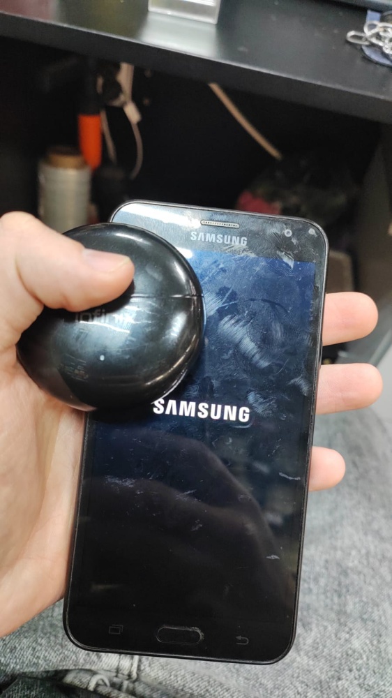 Смартфон Samsung J7 NEO