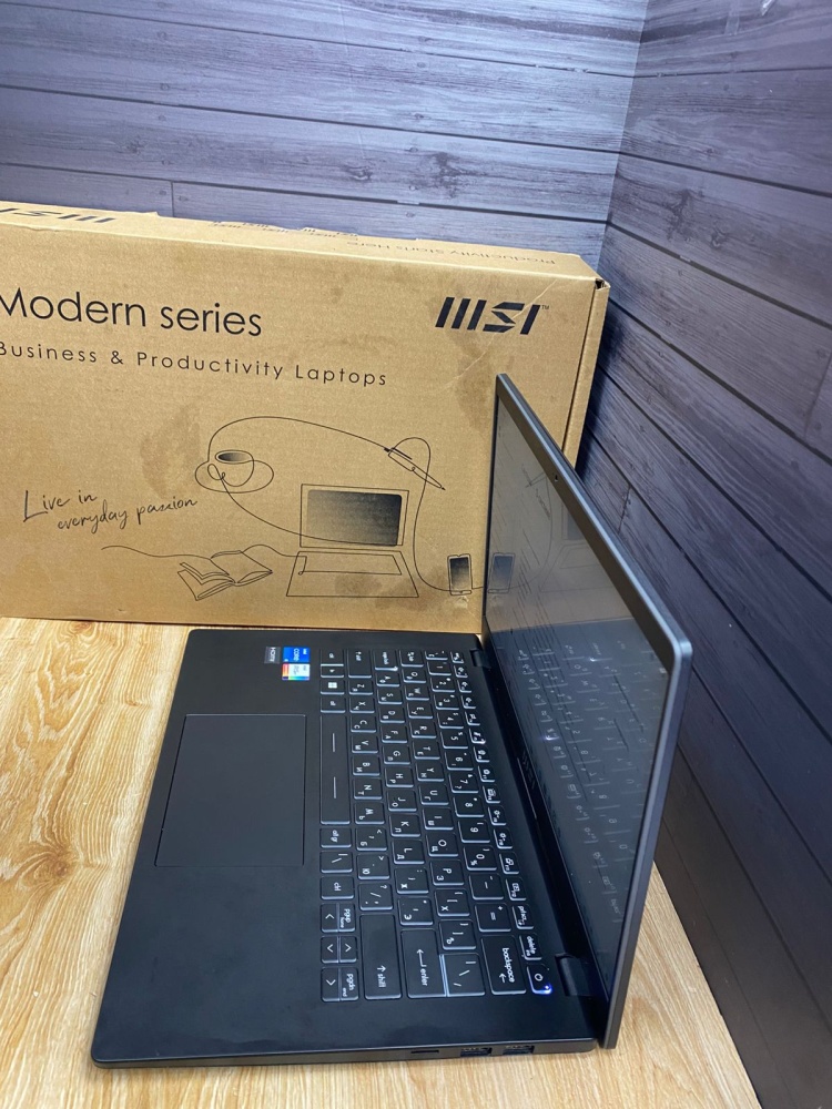 Ноутбук MSI i5-12th/ 8 / 512