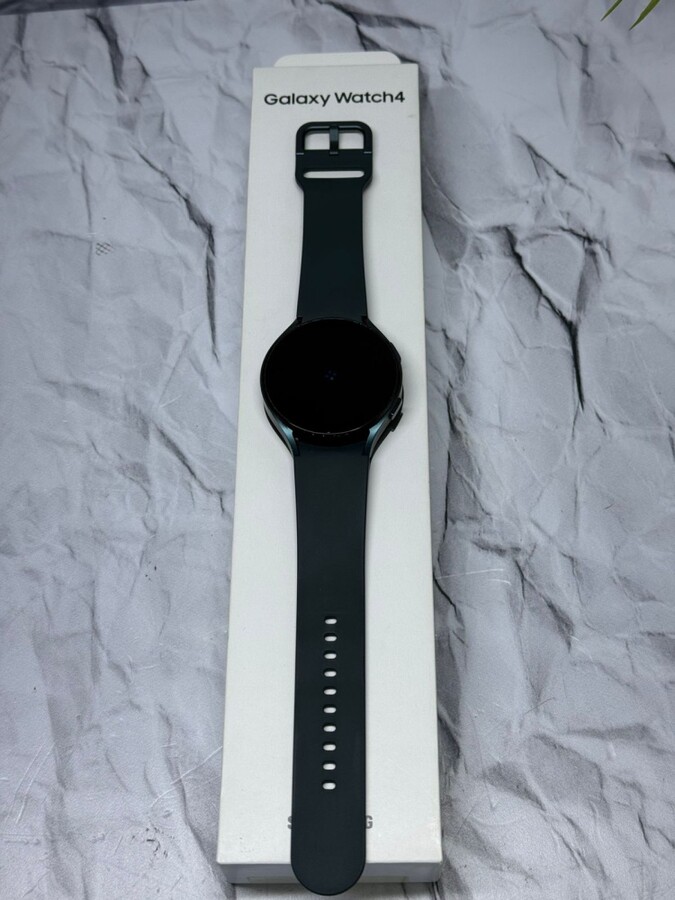 Часы SAMSUNG WATCH 4