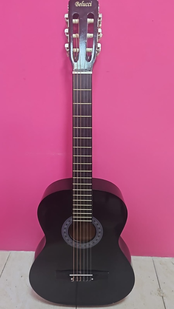 Гитара Belucci 3905