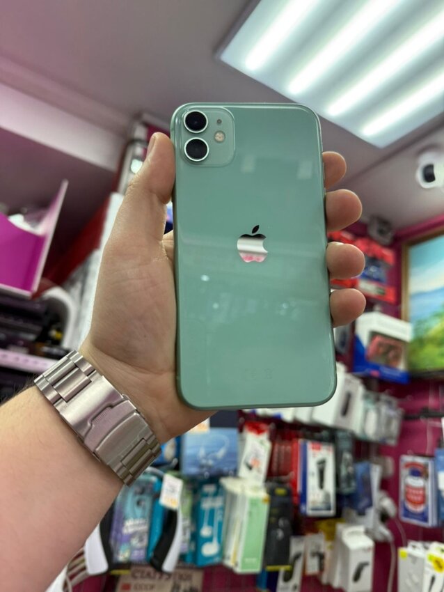 Смартфон iPhone 11