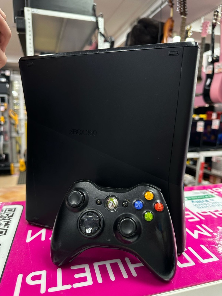 Игровая приставка XBOX 360