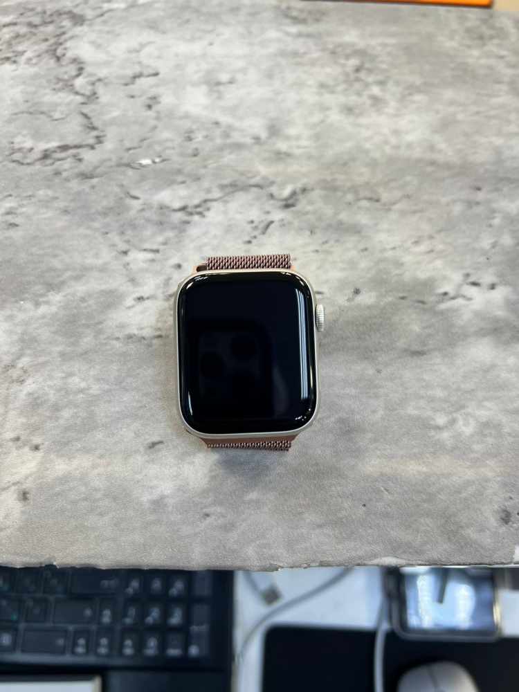 Часы Apple Watch SE Gen 2 44 mm