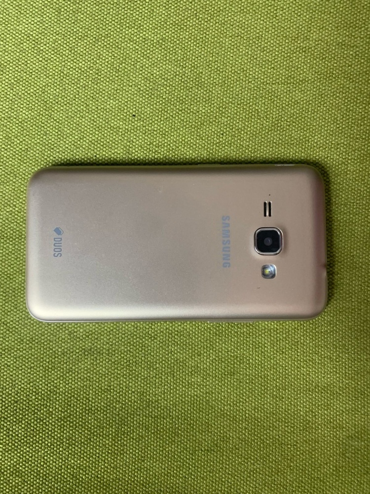 Смартфон Samsung J2 2016
