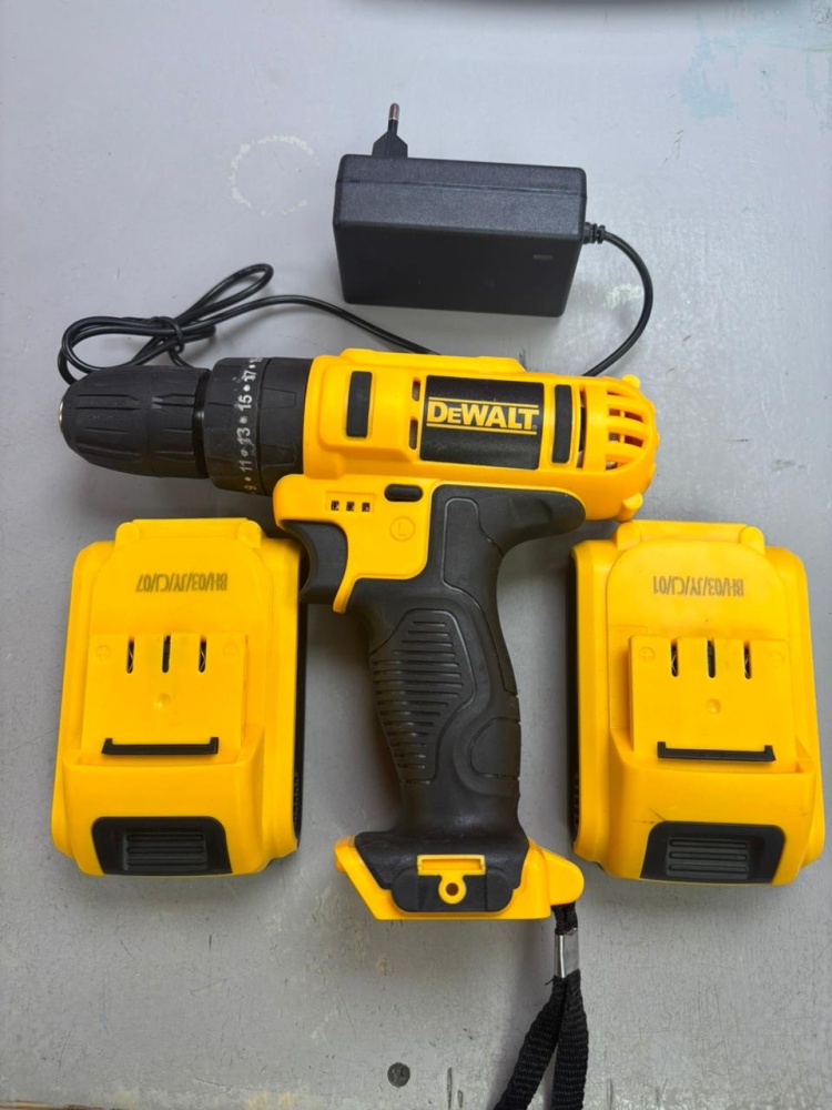 Шуруповерт Акумуляторный DeWALT