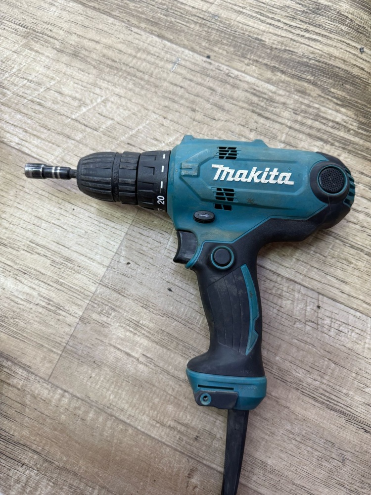 Шуруповерт Сетевой Makita  DF030