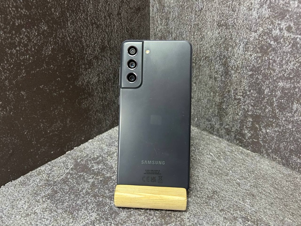 Смартфон Samsung S21 FE 6/128