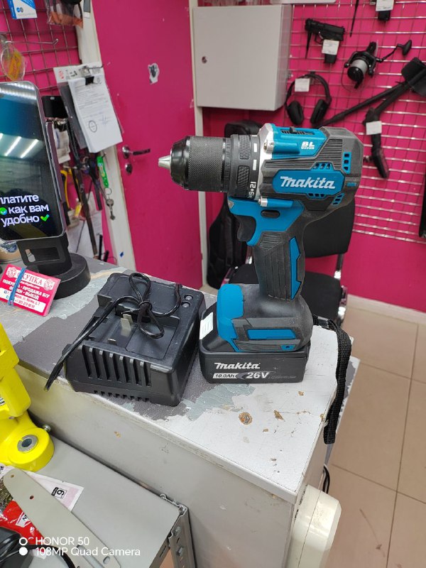 Шуруповерт Makita