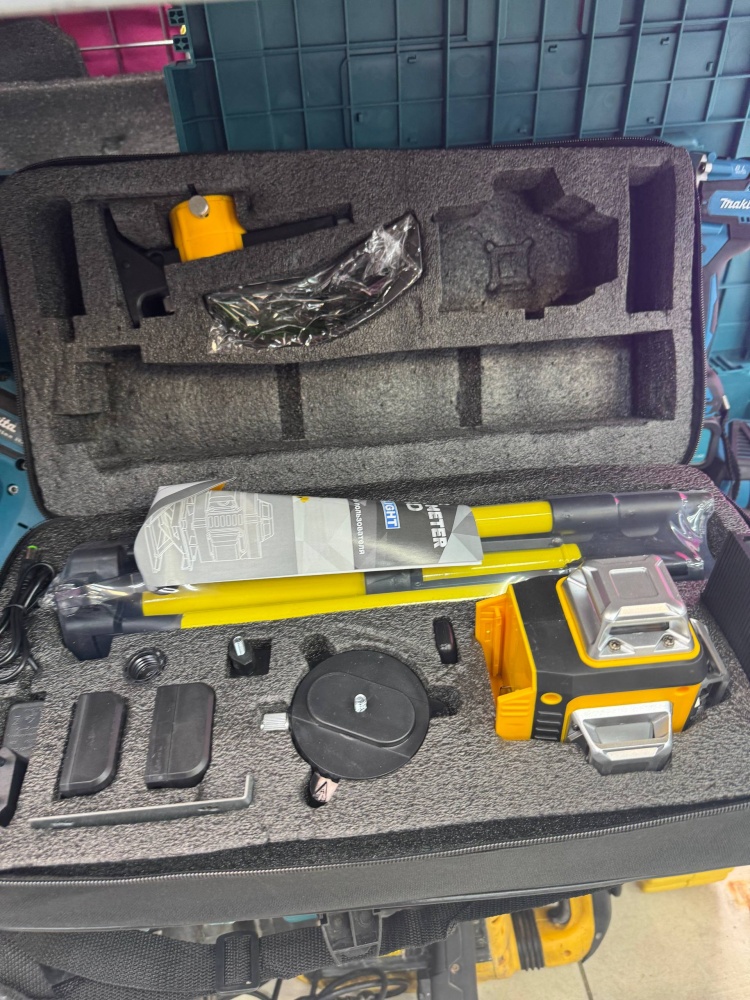 Уровень Dewalt