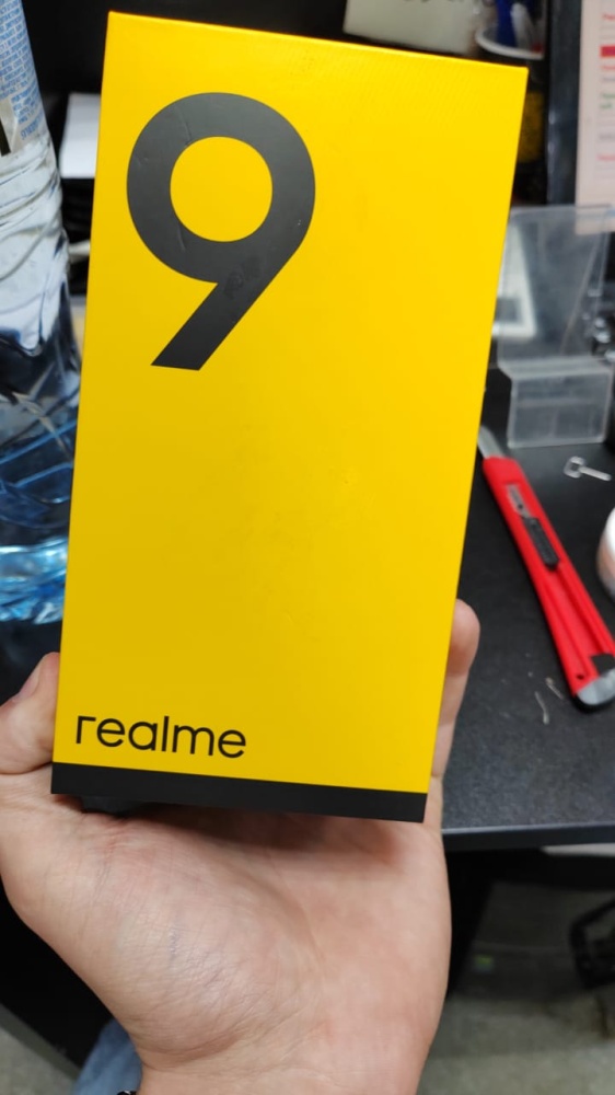 Смартфон Realme 9