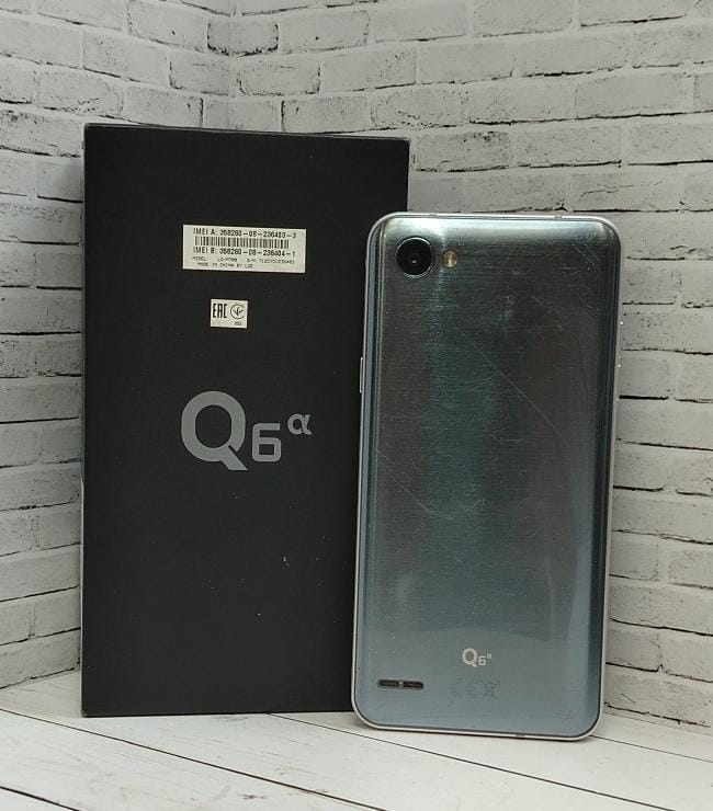 Мобильный телефон LG Q6a 2/16