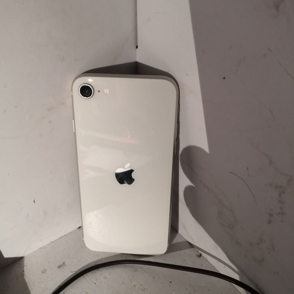 Смартфон iPhone SE 2020 64 Gb