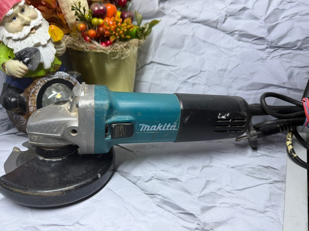 УШМ (Болгарка) Makita 9558HN