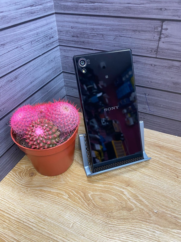 Мобильный телефон Sony Xperia Z5 3/32
