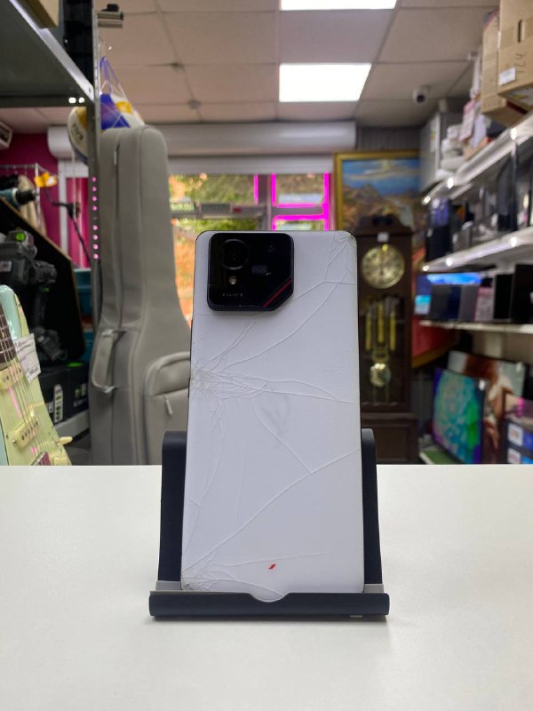 Мобильный телефон ASUS Rog Phone 9 12/256