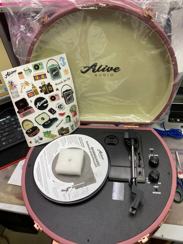 Alive Audio   Виниловый проигрыватель