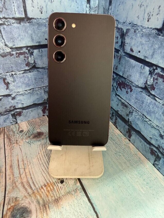 Смартфон Samsung S23 8/128