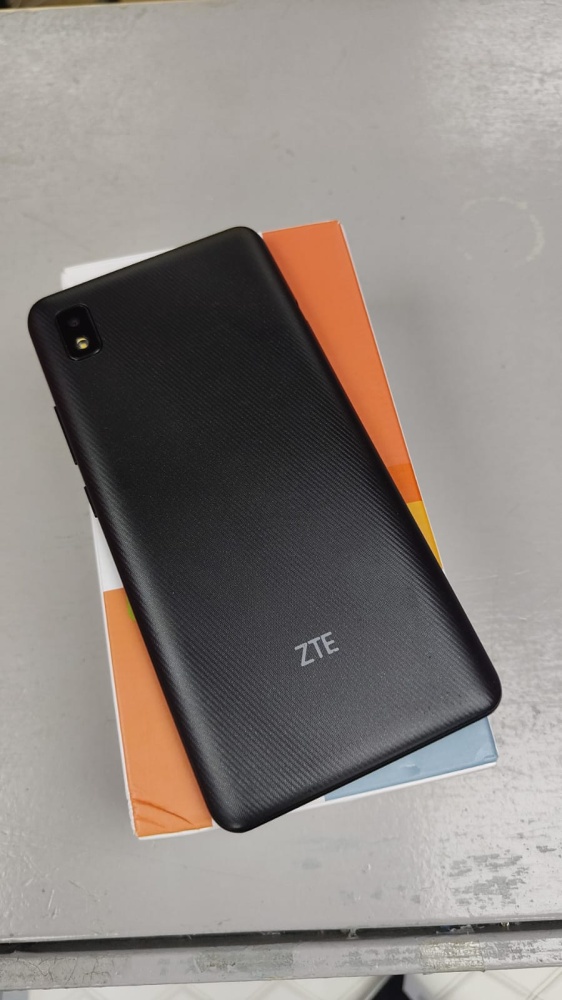 Мобильный телефон ZTE Blade L210