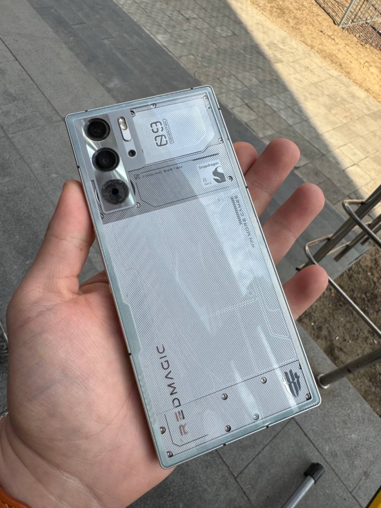 Мобильный телефон ZTE redmajic