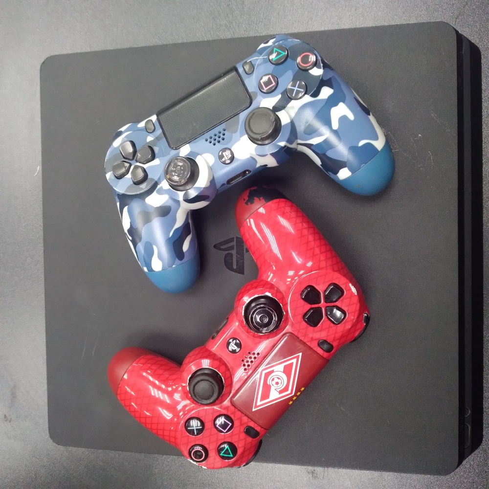 Игровая приставка Sony PlayStation 4 slim 1 тб 2 джойстика