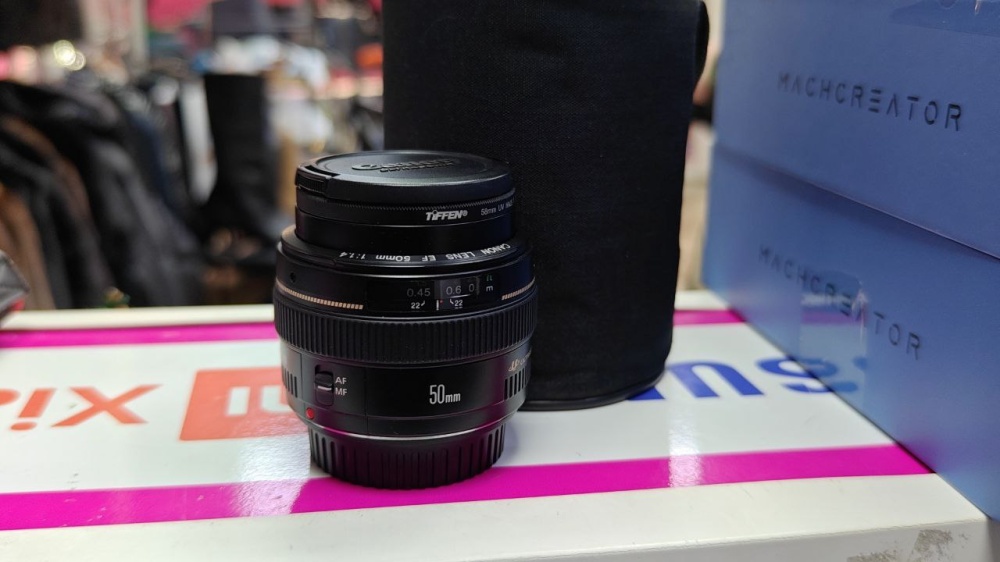 Объектив Canon 50 mm