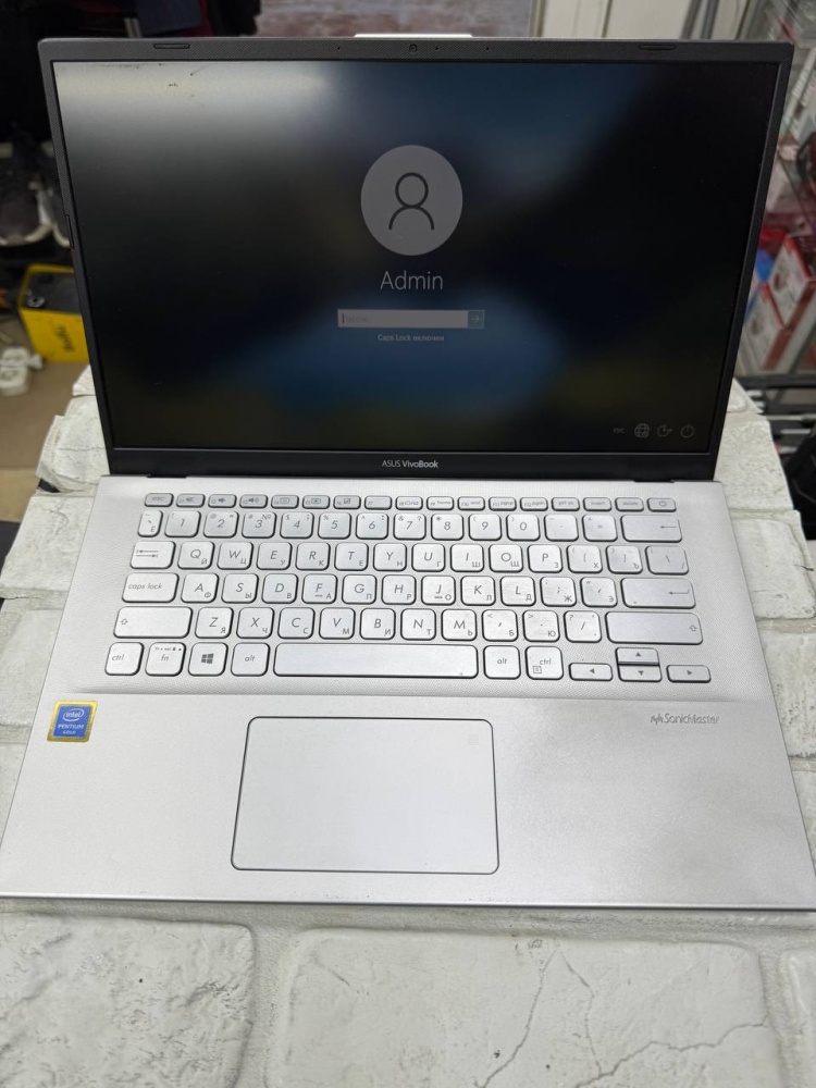 Ноутбук ASUS VivoBook R242F