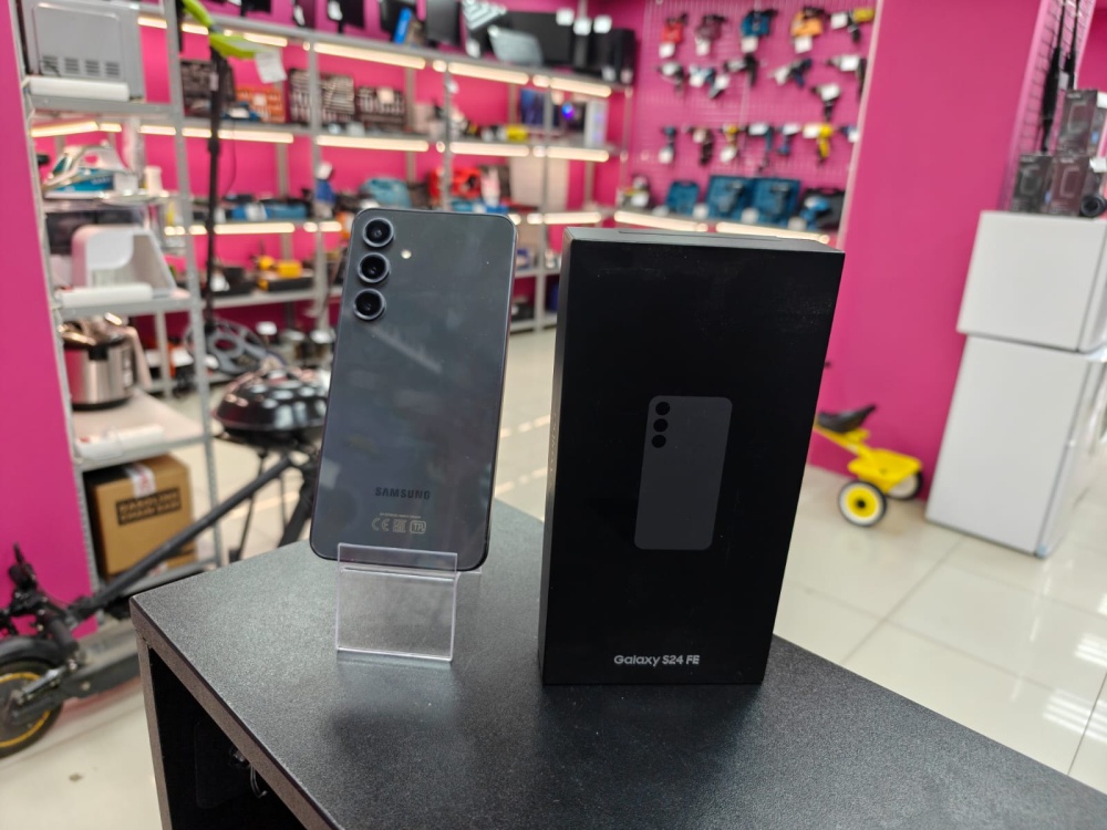 Смартфон Samsung S24 FE 8/256