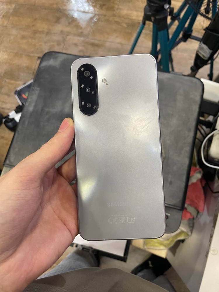 Смартфон Samsung A17