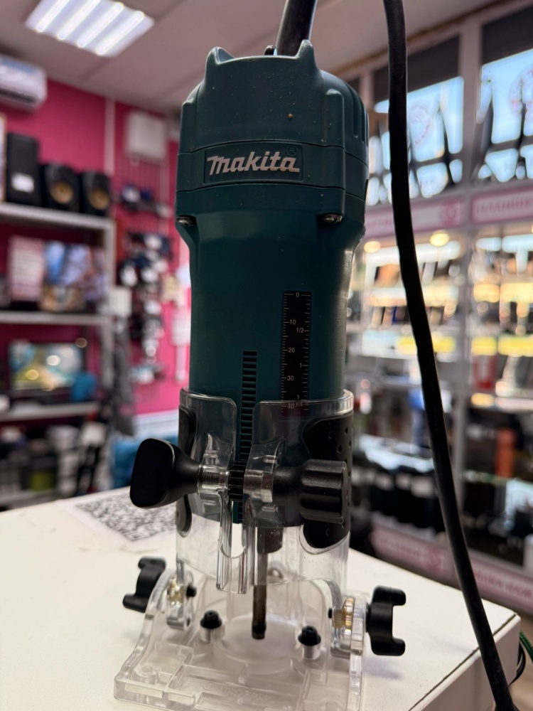 Фрезер Makita 3710