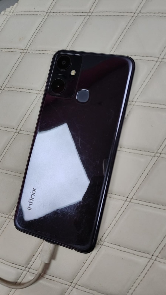Мобильный телефон Infinix Smart 6 Plus 64gb