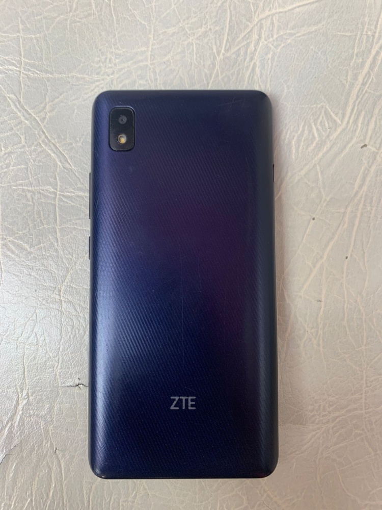 Мобильный телефон ZTE L210