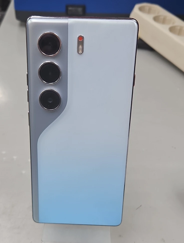 Мобильный телефон Tecno