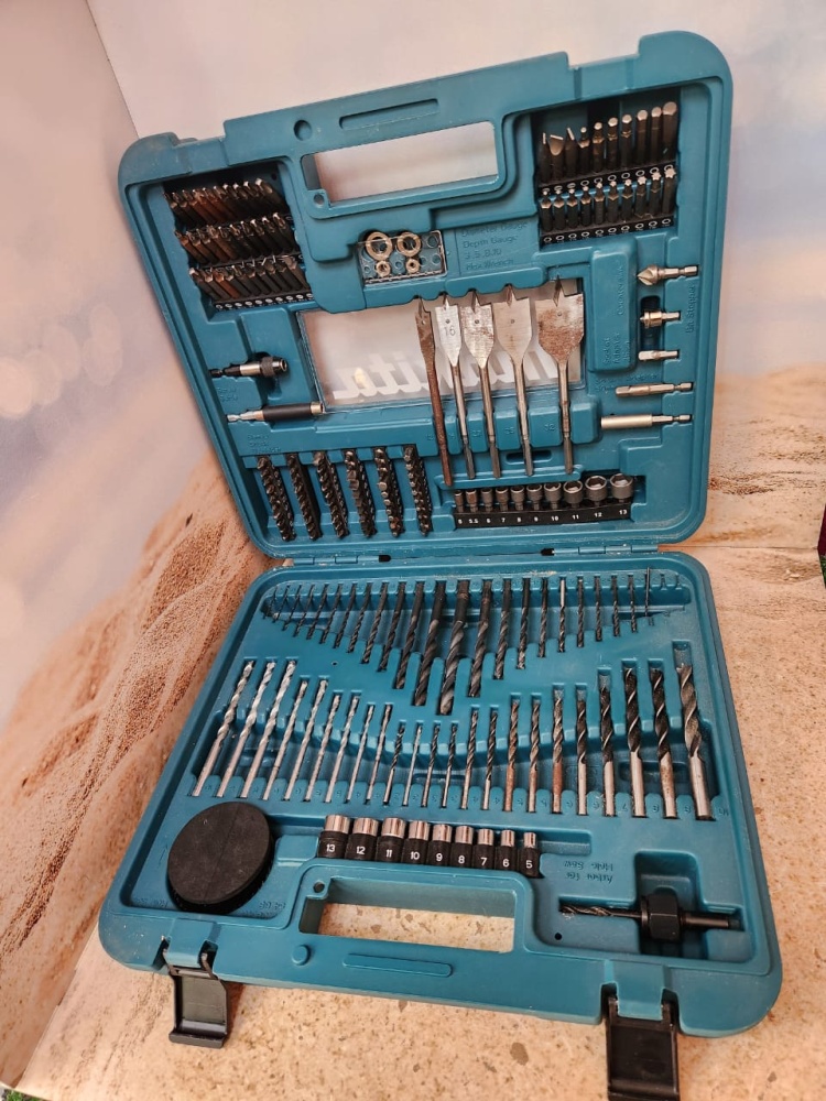 Набор инструментов Makita D-47260