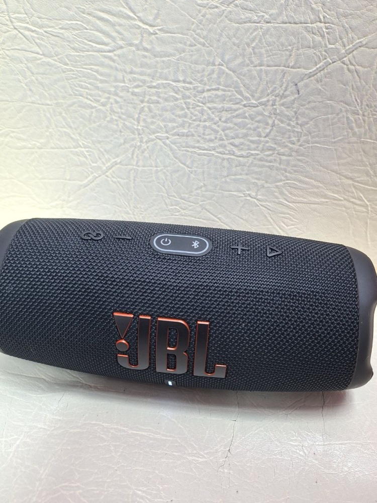 Акустика JBL Charge 5