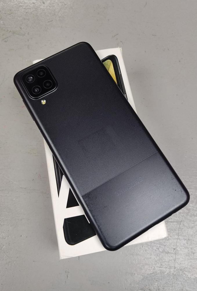 Смартфон Samsung A12 64гб