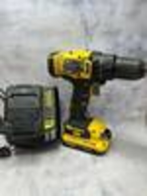 Шуруповерт Stanley SCD700 DrillDriver