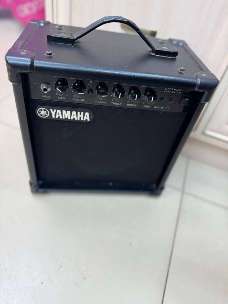 Комбоусилитель Yamaha ga15