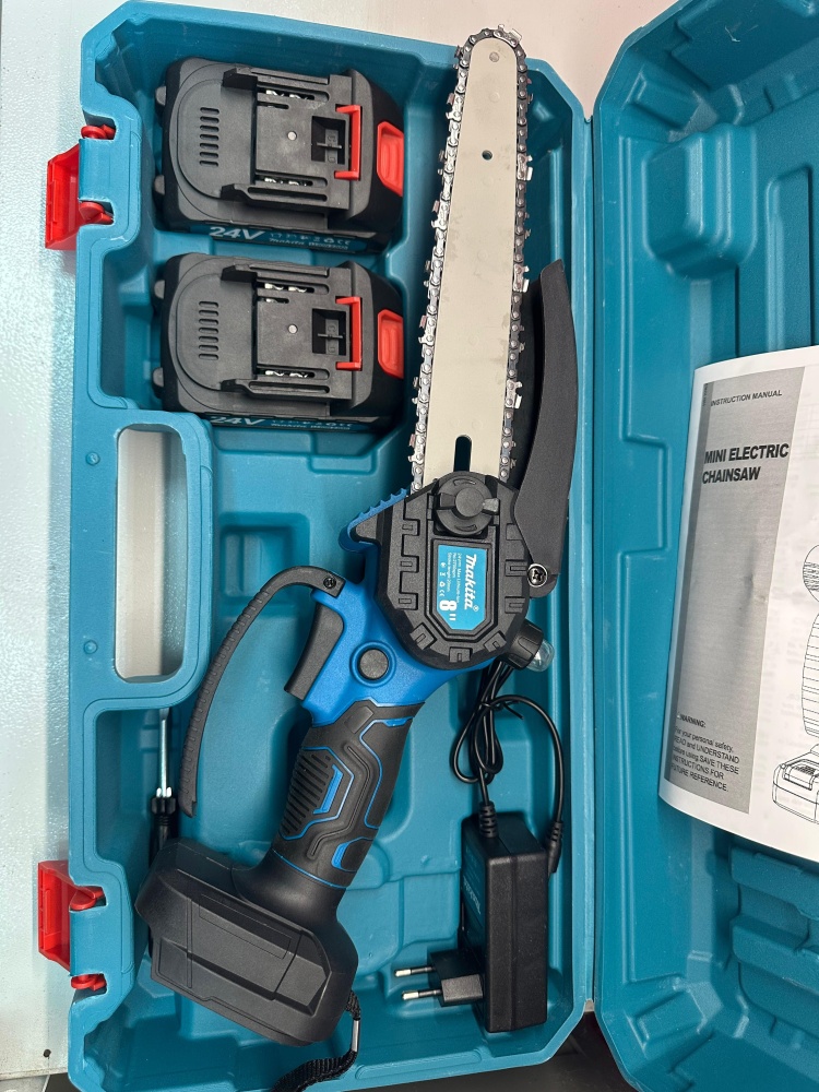 Цепная аккумуляторная пила MAKITA