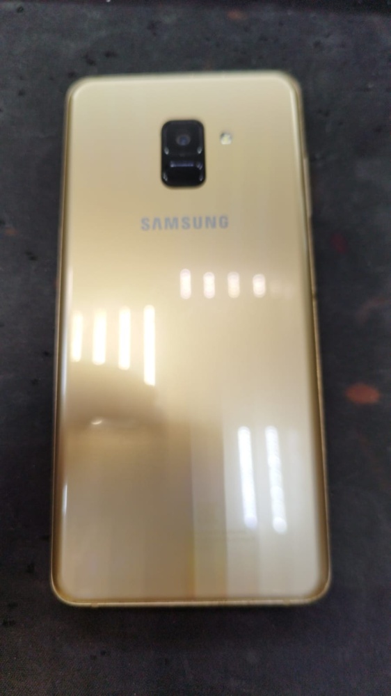 Смартфон Samsung A8 2018 4/32