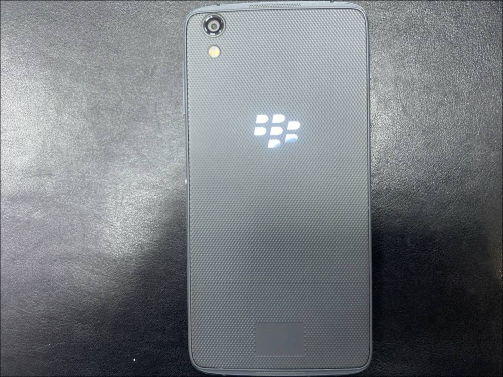 Мобильный телефон Blackberry STH 100-1