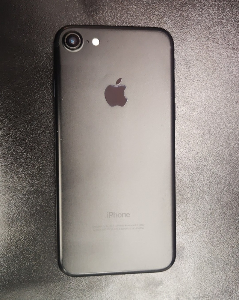 Смартфон iPhone 7 32Gb