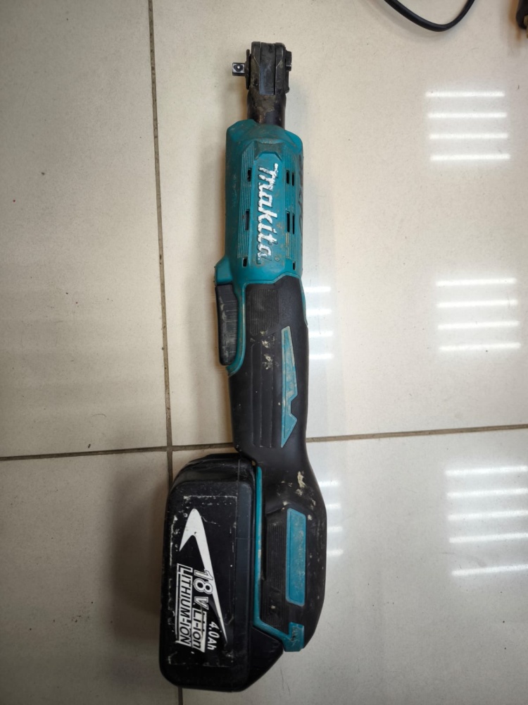 Гайковерт Makita LXT 18VDWR180RF