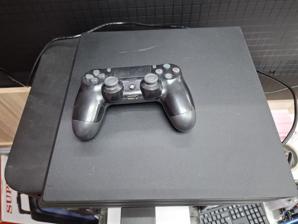 Игровая приставка Sony PlayStation 4 PRO