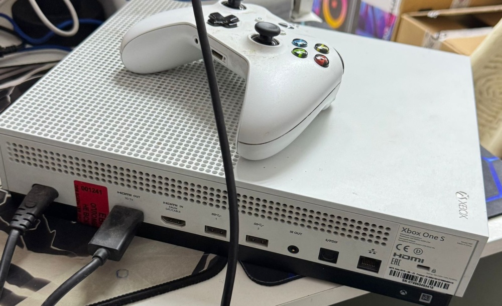 Игровая приставка XBOX ONE S 1 TB