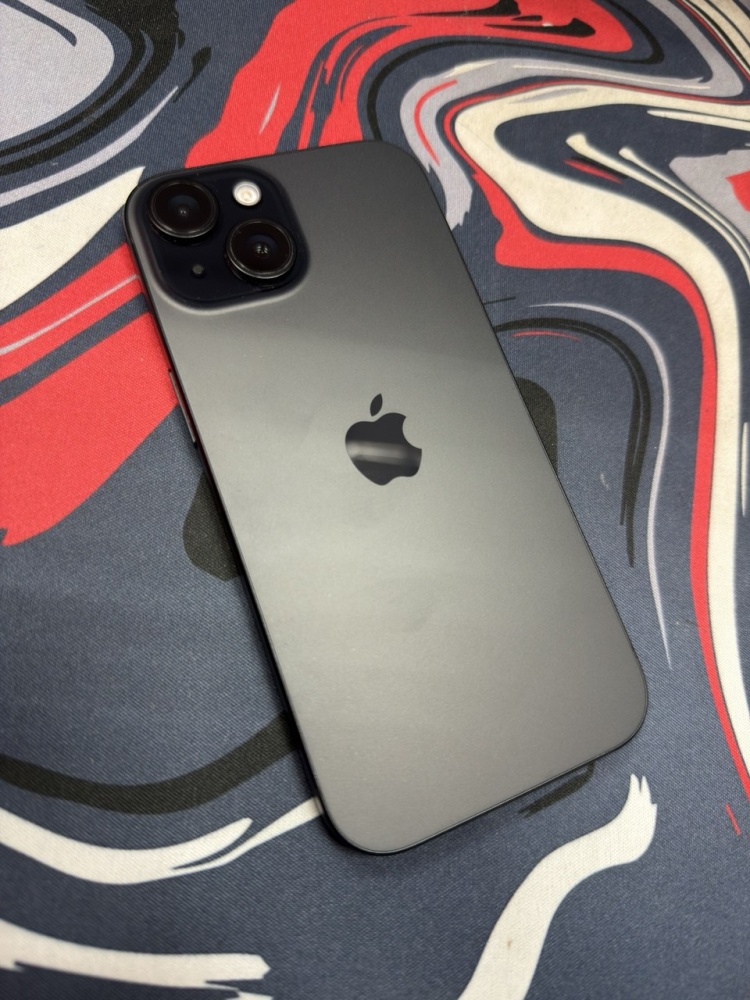 Смартфон iPhone 15 256гб